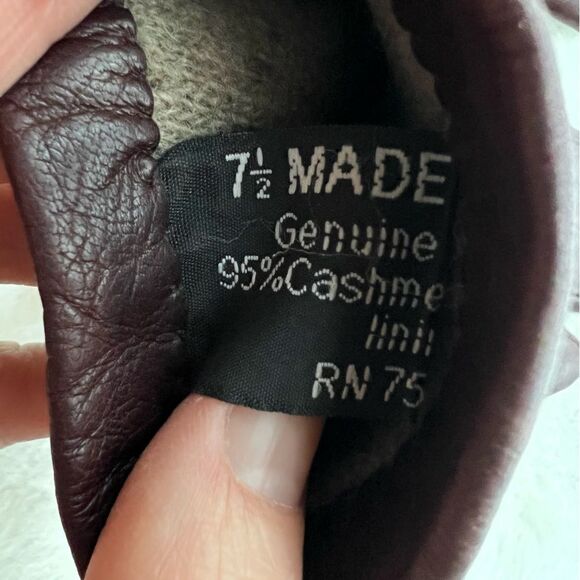 Antonio Murolo Women's Leather Driving Gloves Brown w/Pink Stitching
Size 7 1/2 - Picture 9 of 14